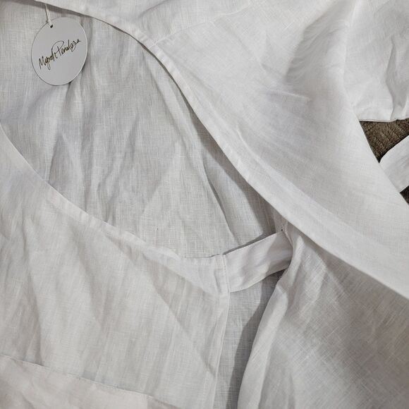 White Resort Midi Dress with V-Neck and Dolman Sleeves - Picture 8 of 13